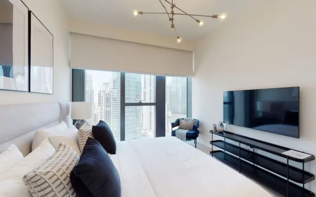 Stylish 23rd Floor Apartment at BLVD