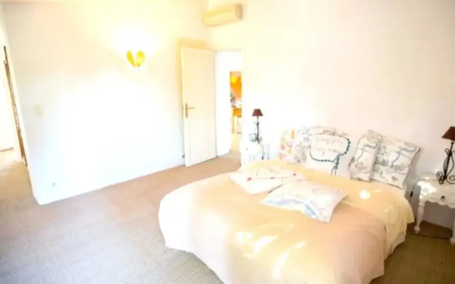 Property With 5 Bedrooms in Mouans-sartoux, With Wonderful Mountain Vi