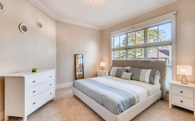 Midtown Luxury Suites by 1stHomeRent