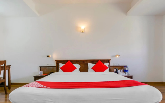 Rex Hotel by OYO