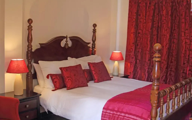 Hostal Avalon