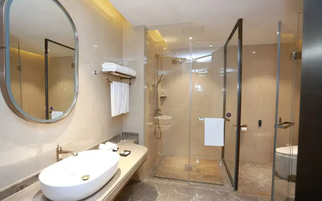 Mercure Wuhan Yangluo