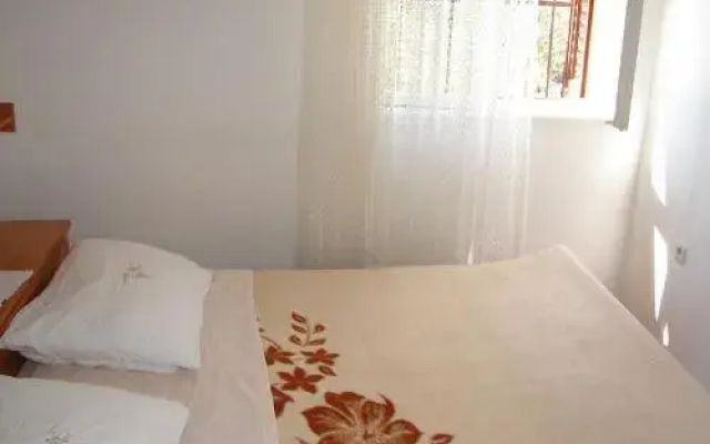 Apartment Žare