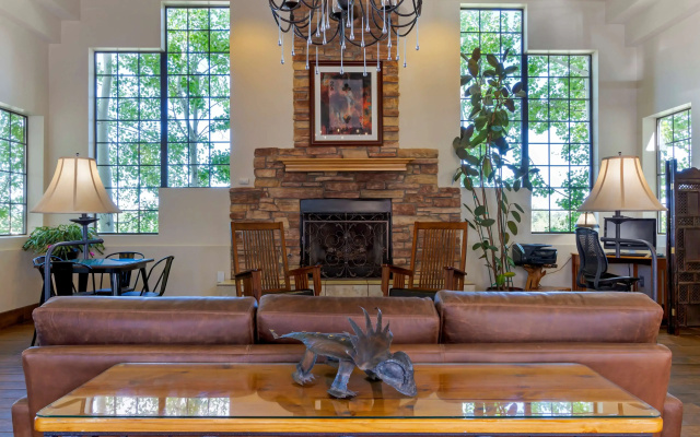 Best Western Paint Pony Lodge