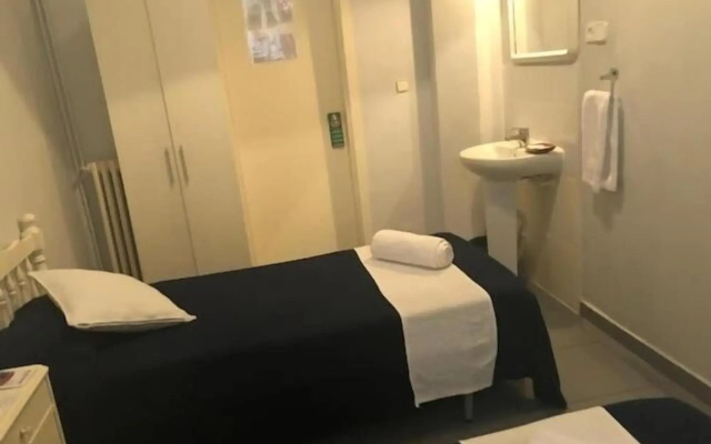 Hostal Parisien-NEW