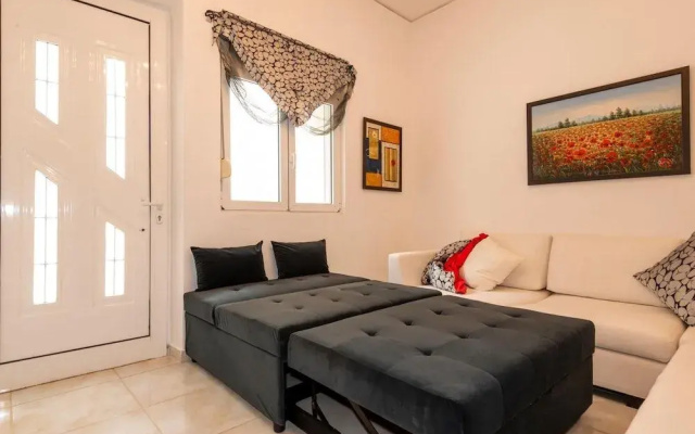 Gogo s Cosy Beach House