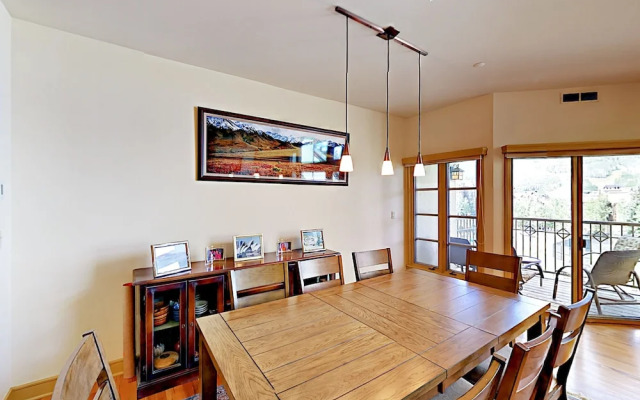 450 Offerson Road Townhouse by RedAwning