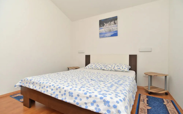 Apartment 1985