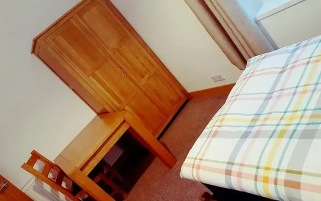 Yvi's 3 Bedroom Town Apartment