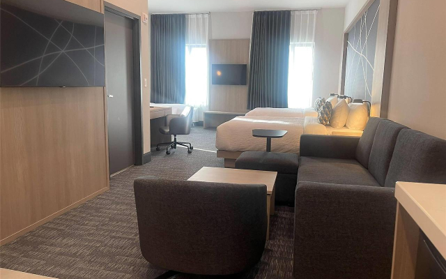 La Quinta Inn & Suites By Wyndham Kelowna Bc