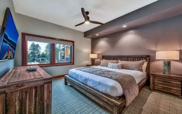 LuxuryÂ 4br  Steps From Heavenly Village & Gondola 4 Bedroom Condo by RedAwning