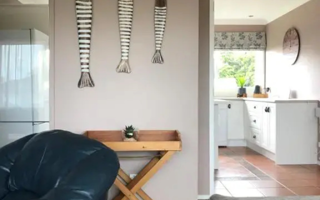 Uxbridge Luxury Apartment