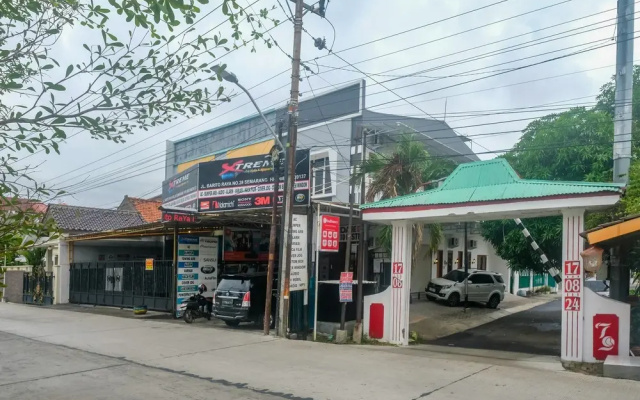 RedDoorz near Simpang Lima Semarang