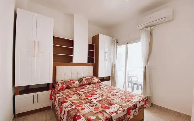 Brand new 2-bed Apartment