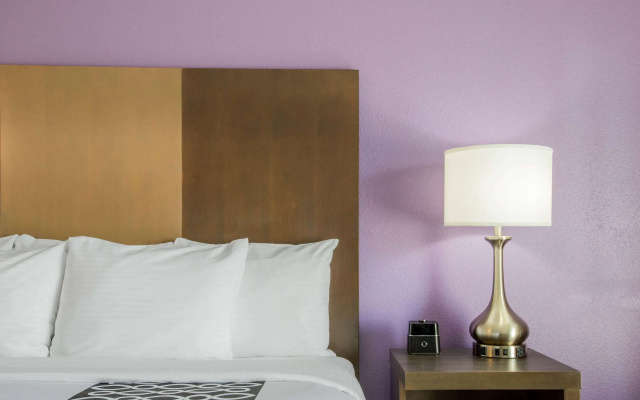 La Quinta Inn & Suites by Wyndham Pomona