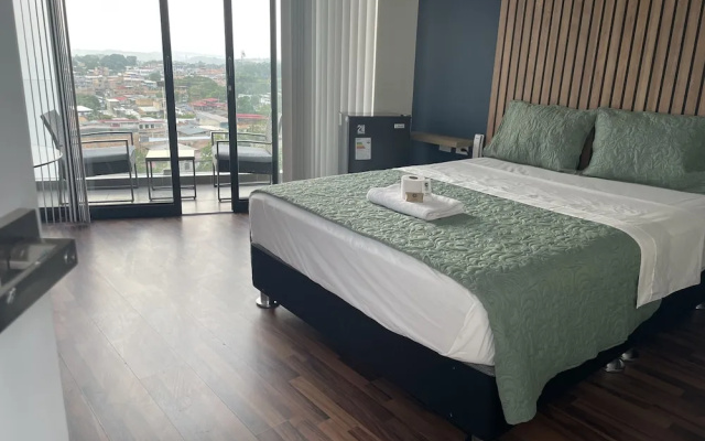 Central Suite Hotel
