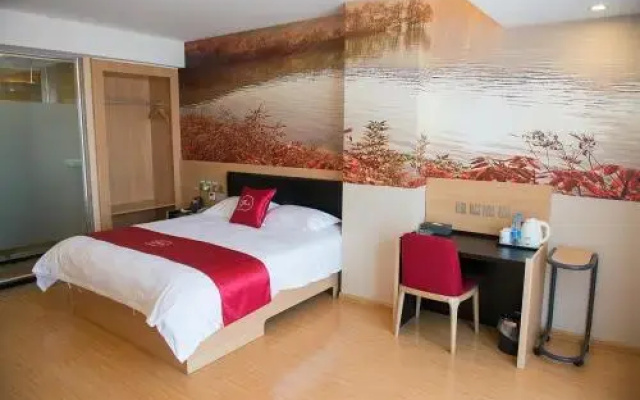 Thank Inn Plus Hotel Sichuan Neijiang Hongxing Red Star Macalline