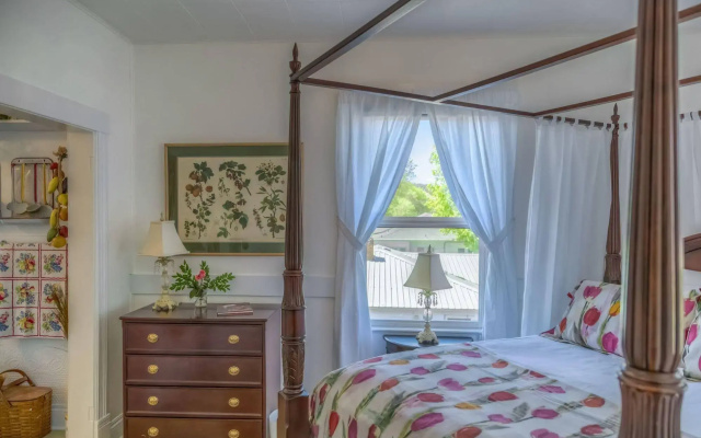 Crooked River Inn