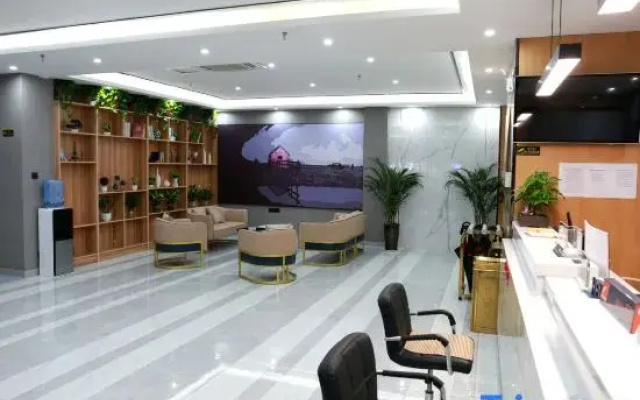 Junyi Hotel (Huaibin Mobile Building Store)