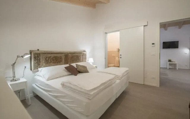 La Gazza Ladra Apartments