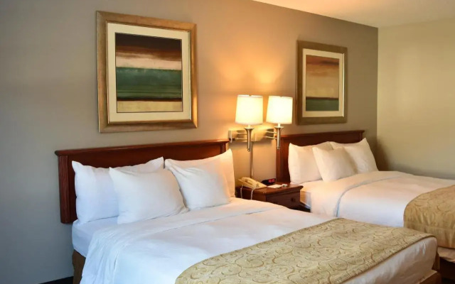 Crossings By Grandstay Inn & Suites