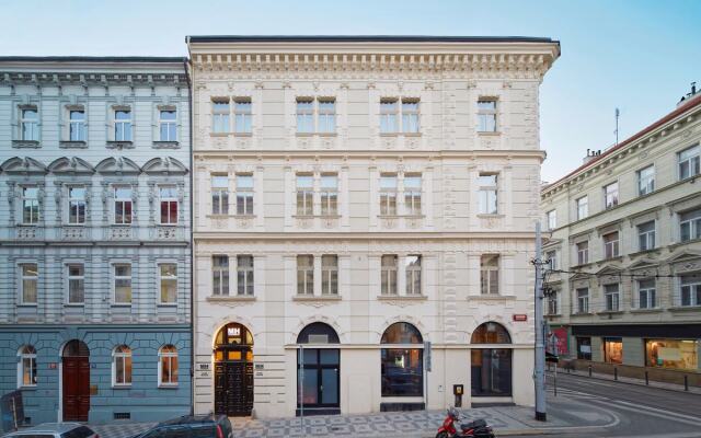 Апартаменты MH Apartments River Prague вид на фасад