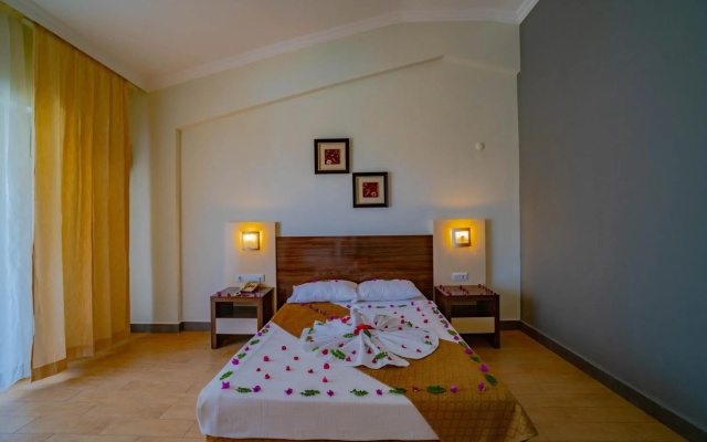 Senza Garden Holiday Club