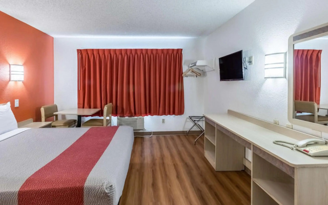 Motel 6 Beaverton, OR