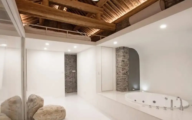 Welcome Home Designer's Courtyard - Tsuo