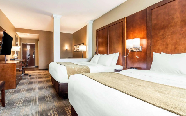 Comfort Suites University