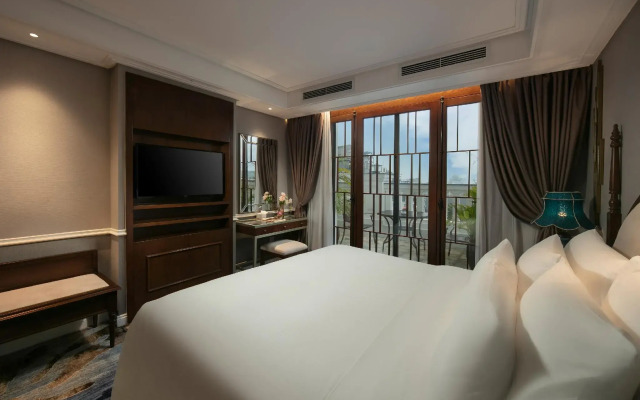 The Oriental Jade Hotel