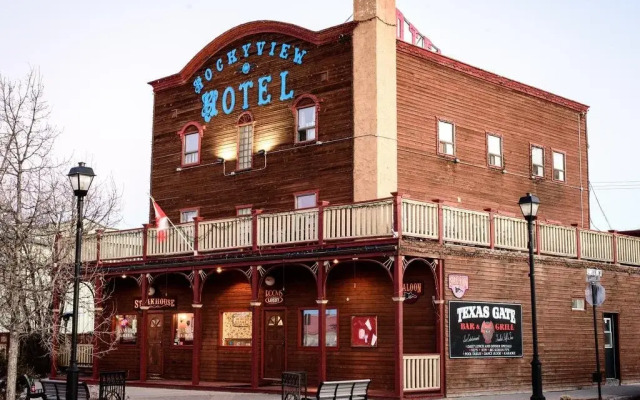 The Cochrane Rockyview Hotel