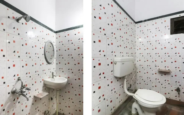 SPOT ON 49918 Hotel Ganapati
