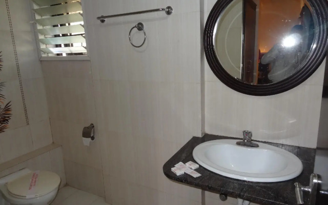 OYO 435 Hotel Amshi International
