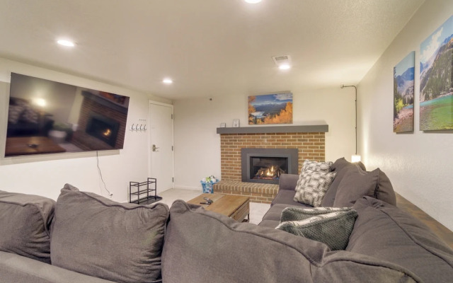 Hot Tub, Pool Table, Fireplace, Sunny Patio