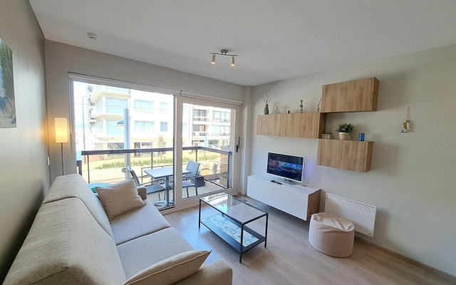 Oostduinkerke Coastal Retreat for 4