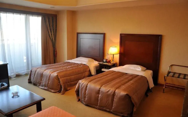 Longtou Hotel