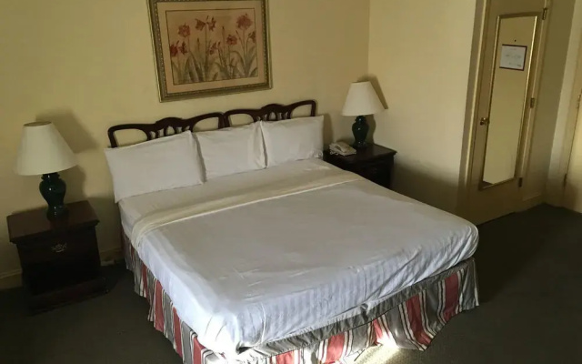 Legacy Hotel and Suites