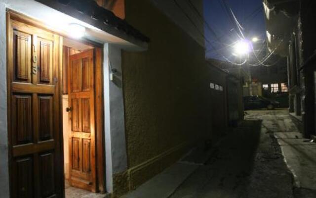 Отель Guesthouse Pension Andrea Албания, Тирана - отзывы, цены и фото номеров - забронировать отель Guesthouse Pension Andrea онлайн вид на фасад