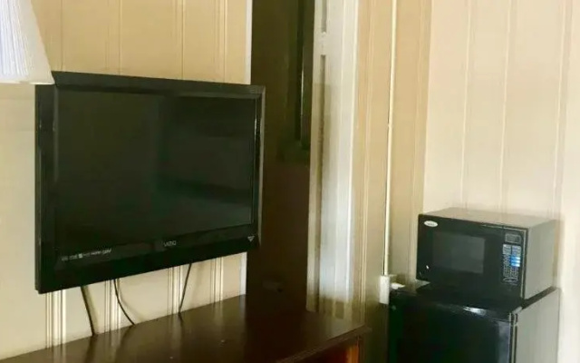 Brookwood Motel