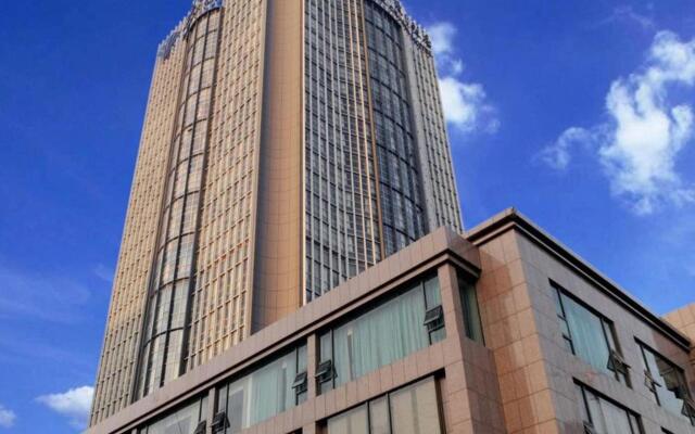 Empark Grand Hotel вид на фасад