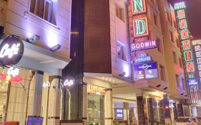 Hotel Grand Godwin вид на фасад