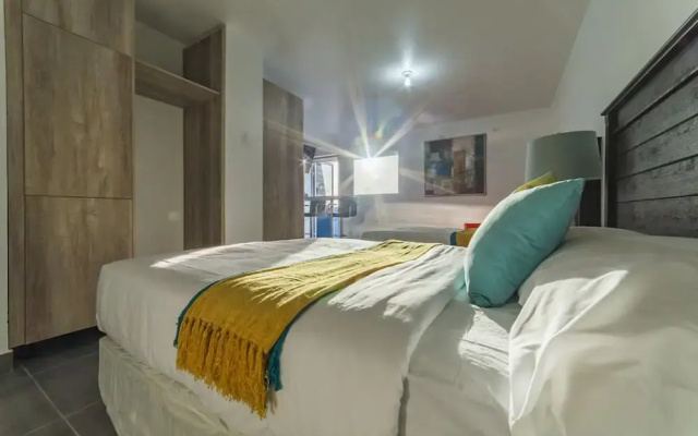 Turibana Plaza Suite 5 w Balcony
