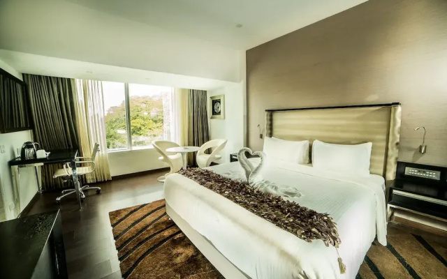 Clarion Hotel President