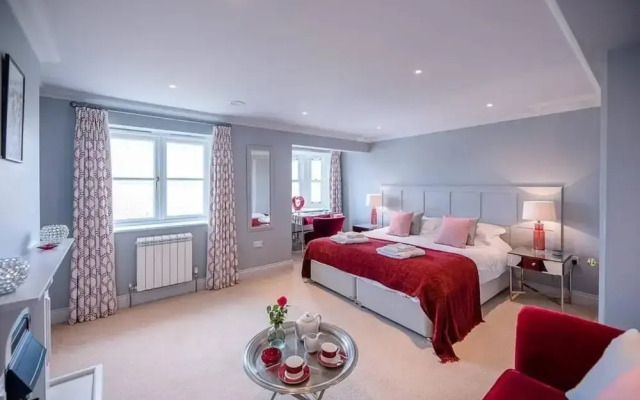 Sea Crest With 4 Bedrooms and 2 Bathrooms