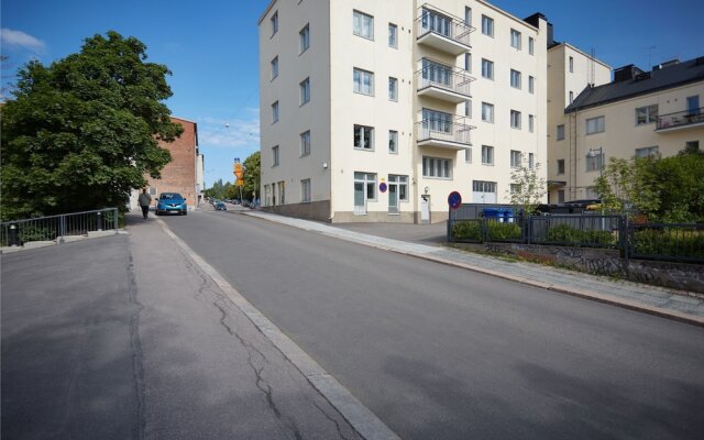 Отель WeHost Sturenkatu 23 Финляндия, Хельсинки - отзывы, цены и фото номеров - забронировать отель WeHost Sturenkatu 23 онлайн вид на фасад