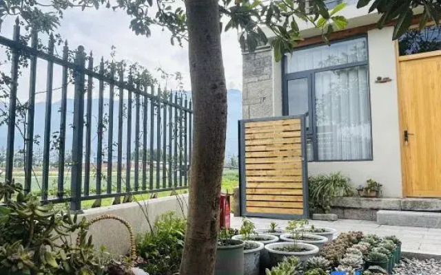 Dali Qinwei Huxuan Pastoral Homestay
