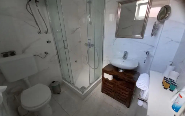 Studio Apartmani “Jarnečić”