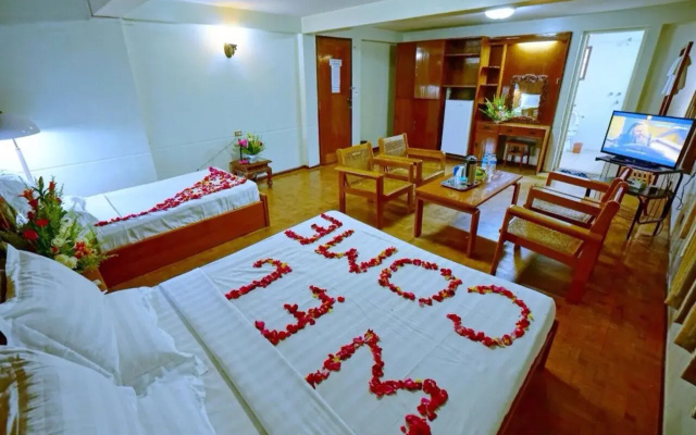 Taim Phyu Hotel