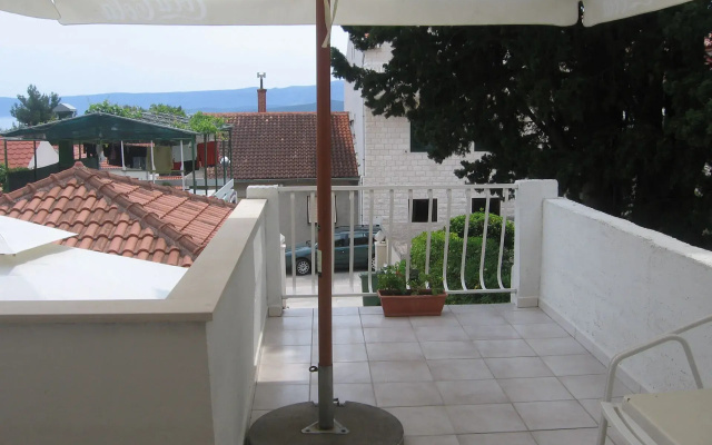 Room Mini - parking: R1 s balkonom Bol, Island Brac